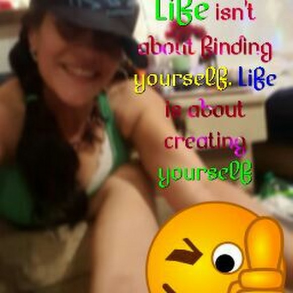 Meet your Posher, Corina - Picture 1 of 1